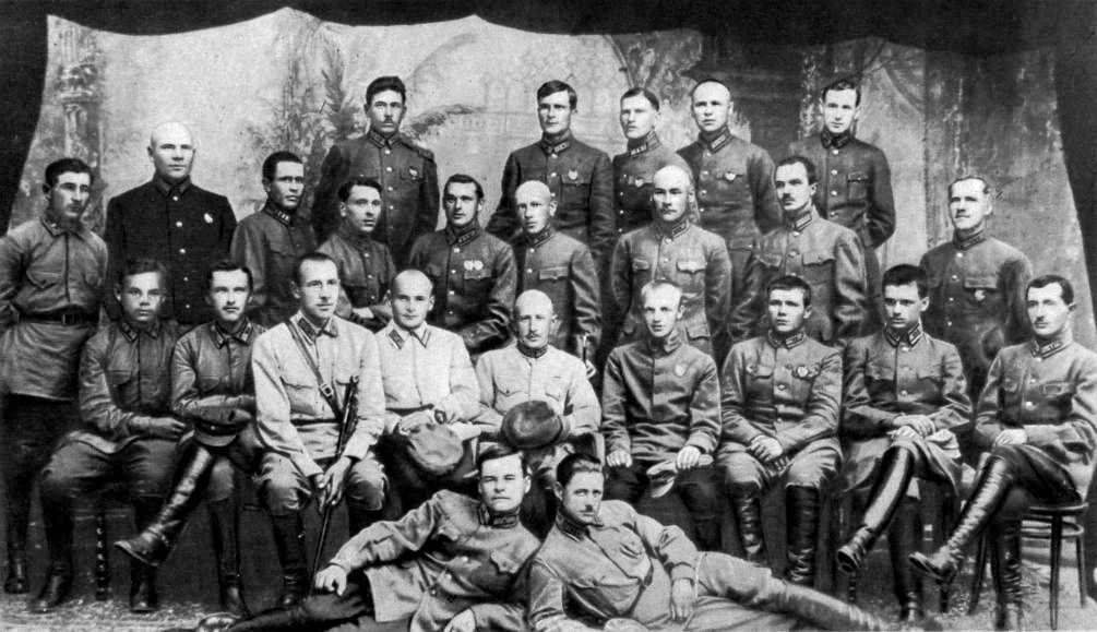 Среди слушателей Кавалерийских курсов усовершенствования командного состава 1924-25.